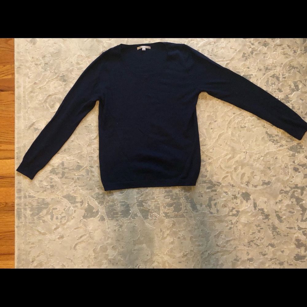 Gap Navy size small sweater